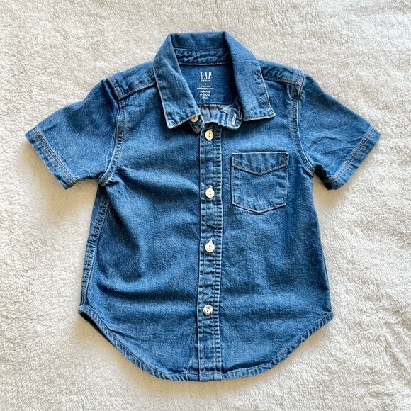 2 for $10/Gap Short Sleeve Denim Button-Up Shirt - Picture 2 of 8